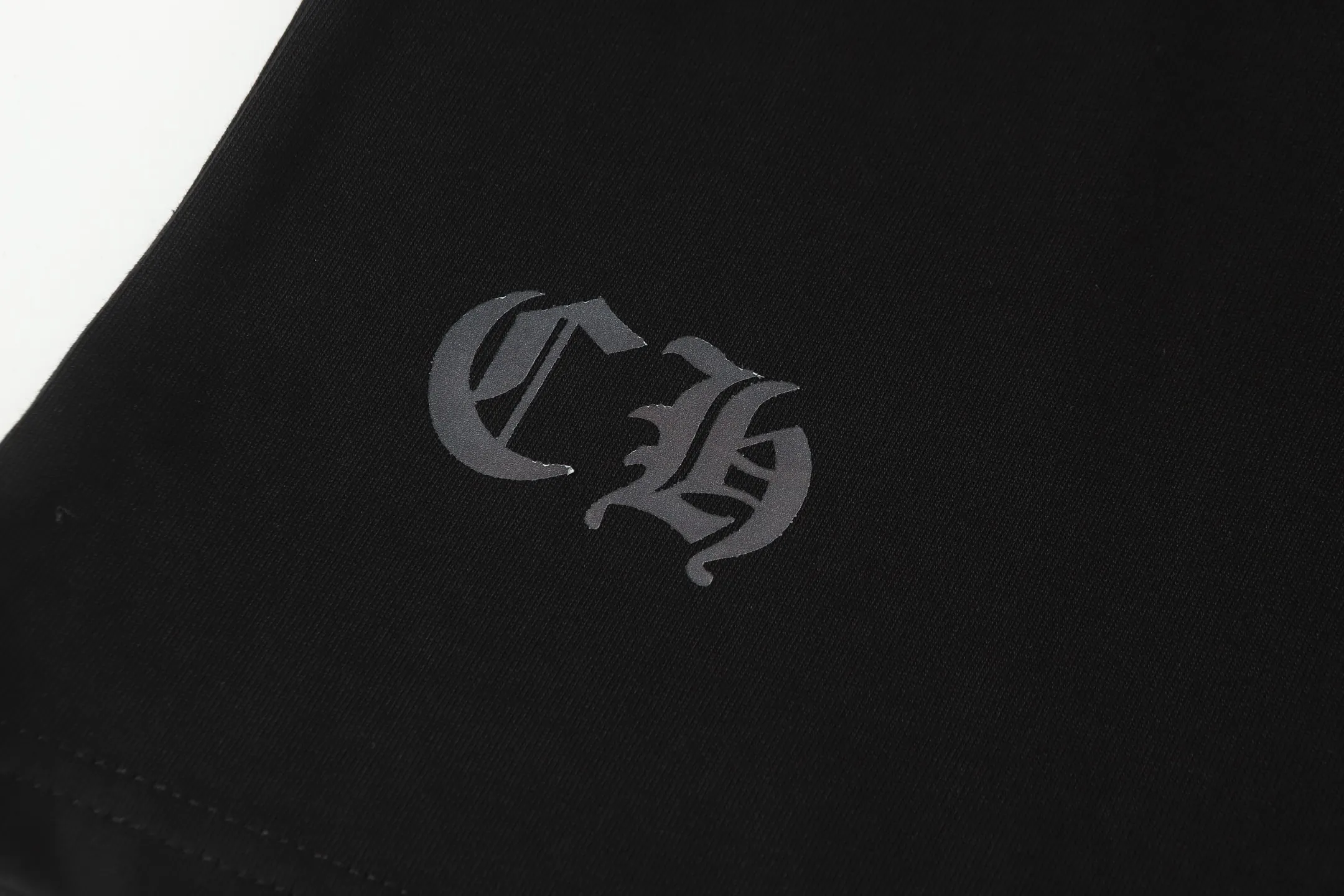P160 -Chrome Hearts/Chrome Hearts 23ss color cross✝️Sanskrit letter printed short-sleeved T-shirt -High weight, high density and high quality. The wool is soft, delicate and skin-friendly. It feels soft and silky. It has excellent warmth and skin-friendly properties.